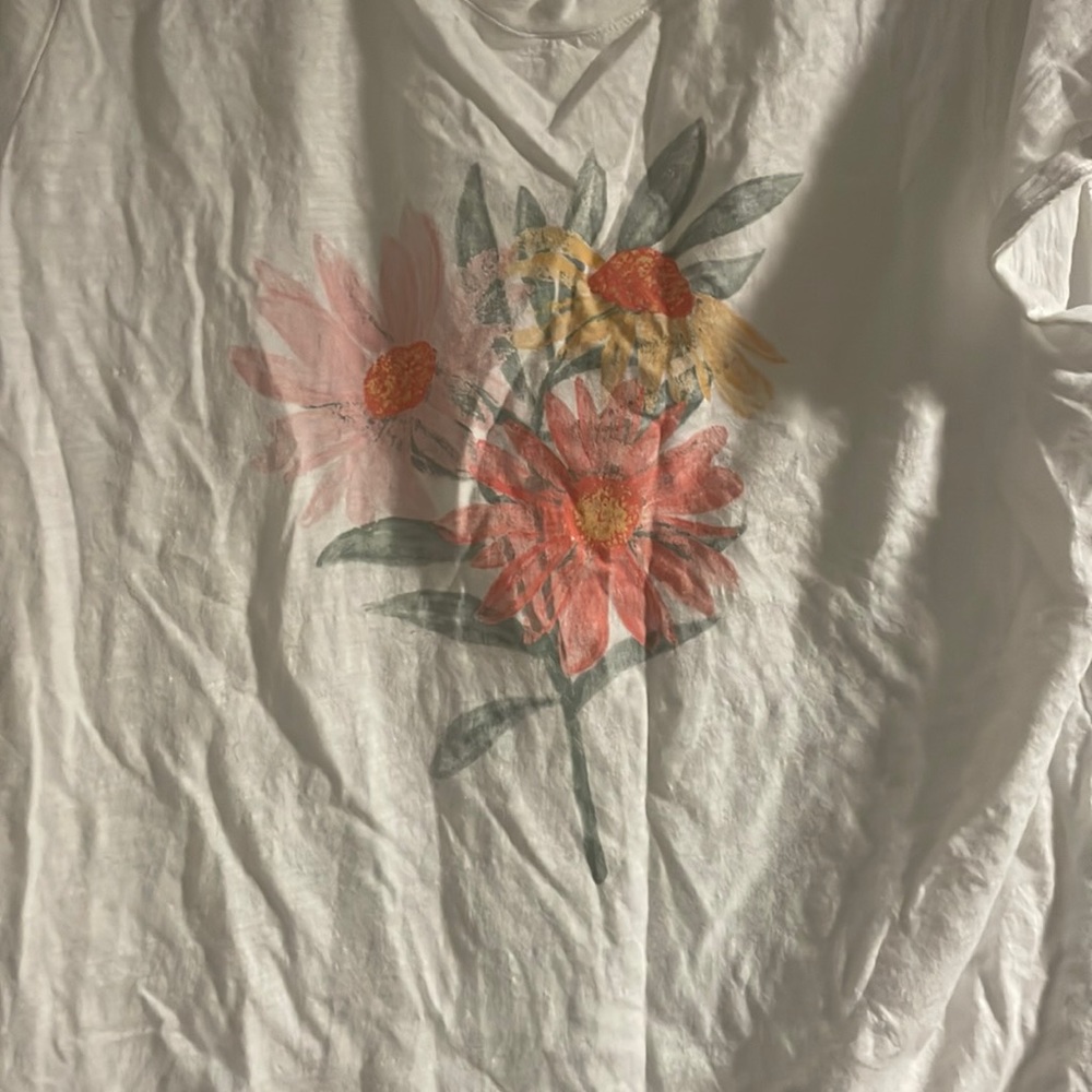 Old Navy floral tee!
